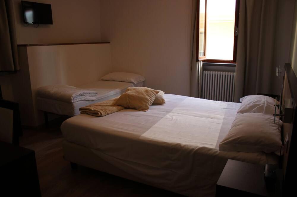 Albergo Ristorante Bismantova Castelnovo ne' Monti Eksteriør billede